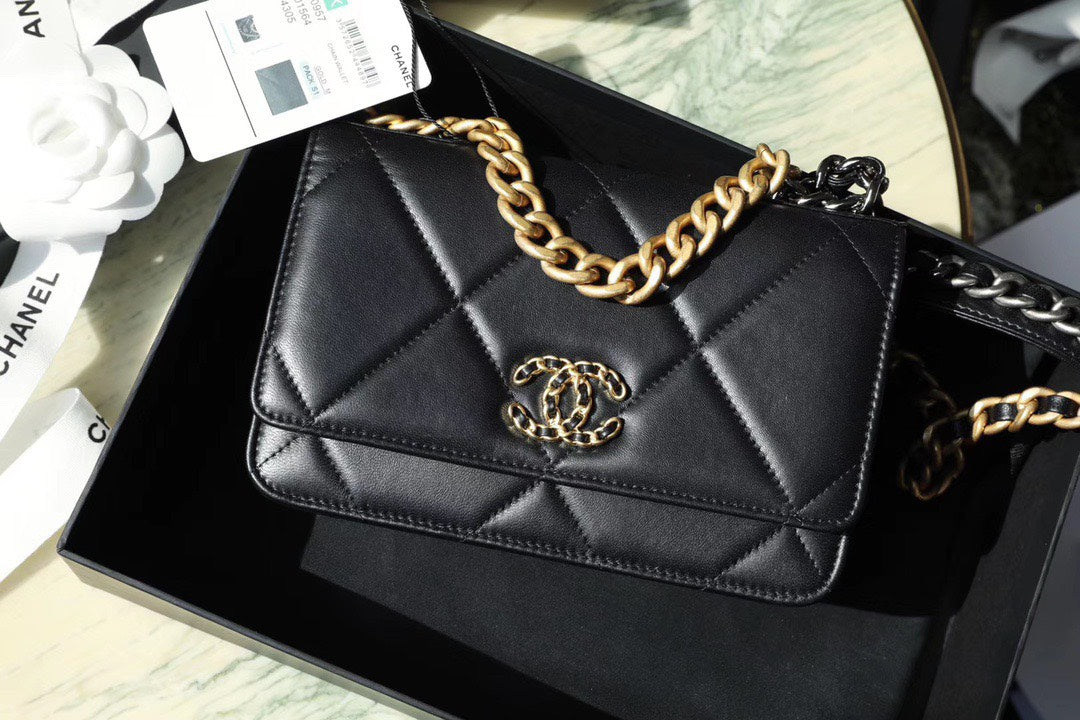 Chanel Woc C19 Handbag Woman’s Lock Gold Black 19cm
