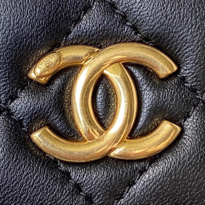 Chanel Woc Pearl Handle Plated Handbags Black Leather With Lock Gold 11.5×14.5×5.5cm