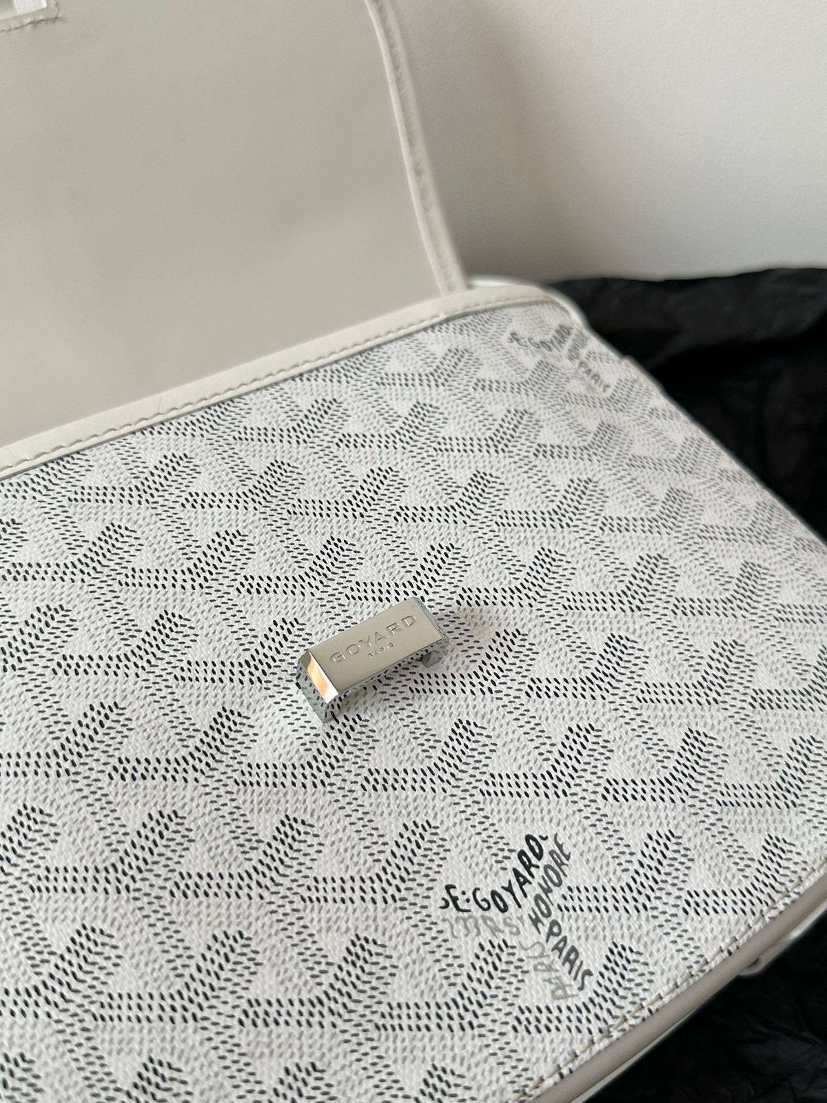 Goyard White Handbag Crossbody Women’s 22x16x7cm