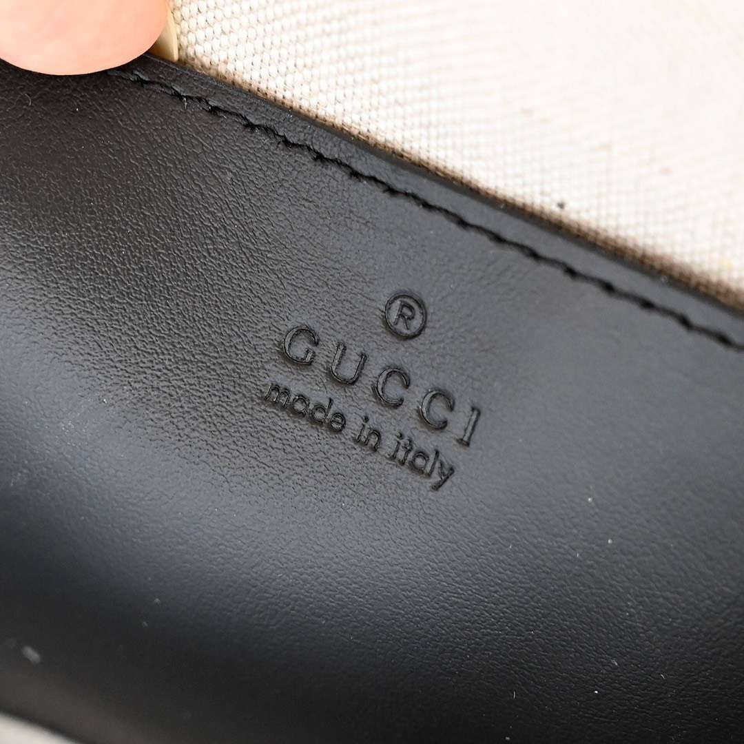 Gucci Matelasse Like Auth Bag with Embossed GC Pattern 21cm