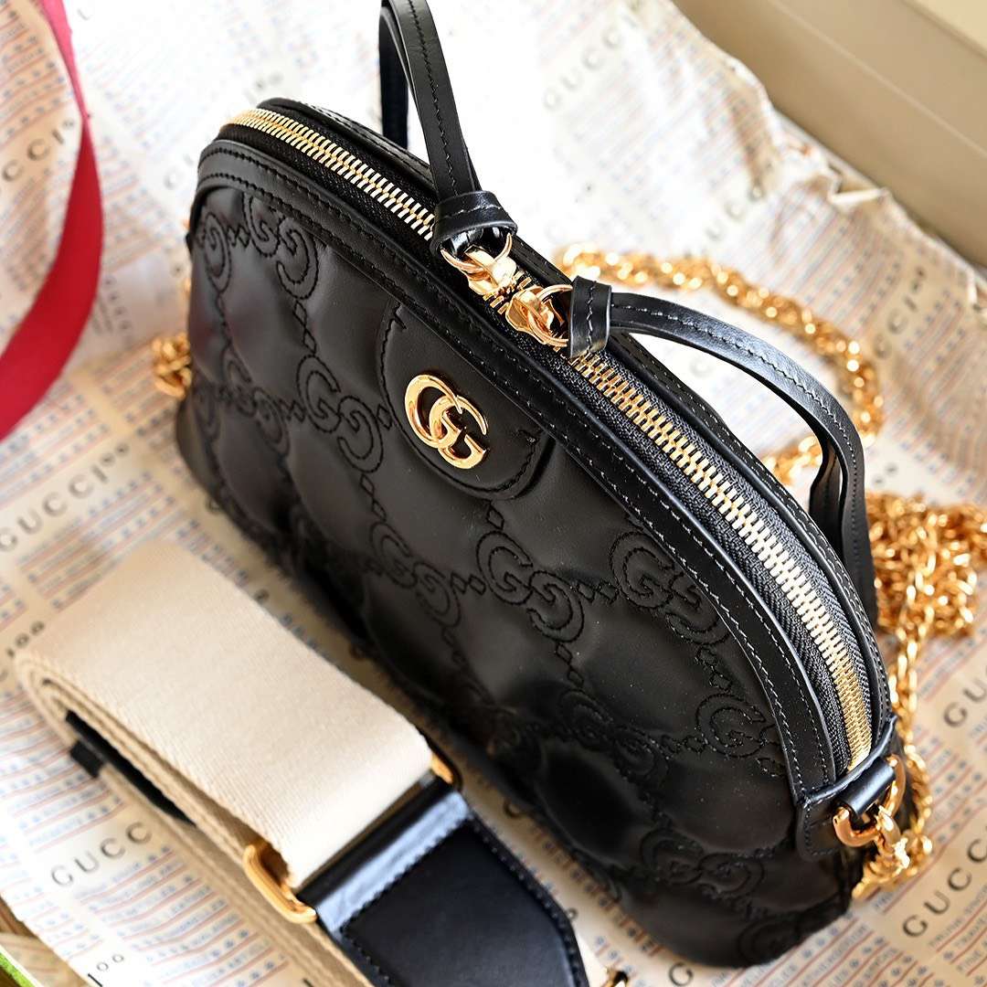 Gucci Matelasse Like Auth Bag with Embossed GC Pattern 21cm