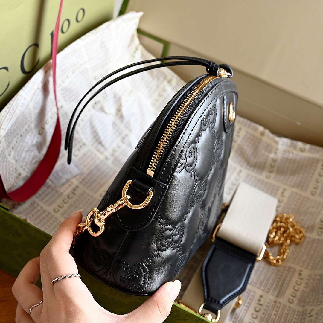 Gucci Matelasse Like Auth Bag with Embossed GC Pattern 21cm