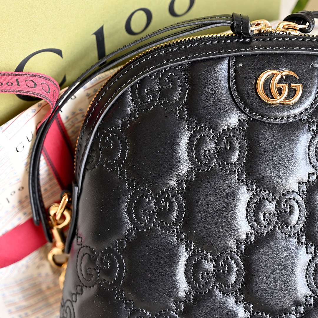 Gucci Matelasse Like Auth Bag with Embossed GC Pattern 21cm