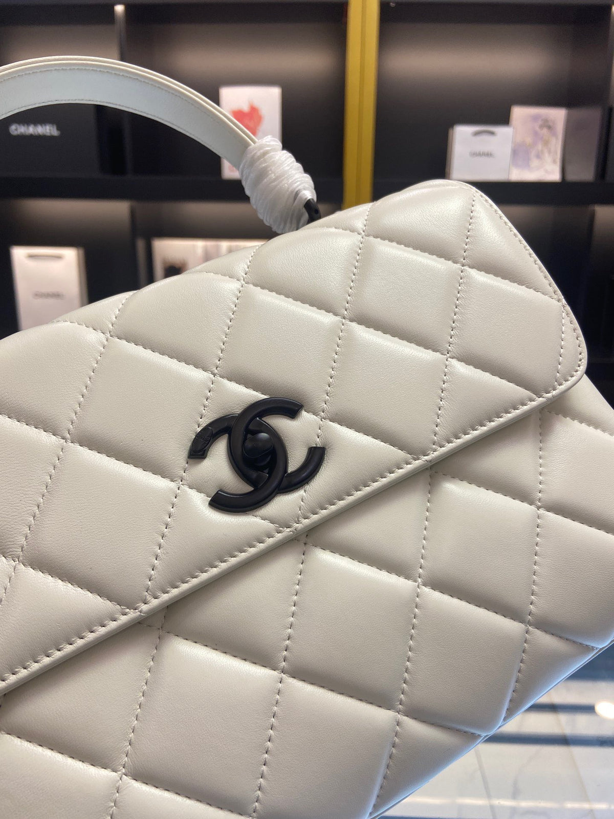 Chanel Trendy White Smooth Leather With Lock Black Handbags 25cm