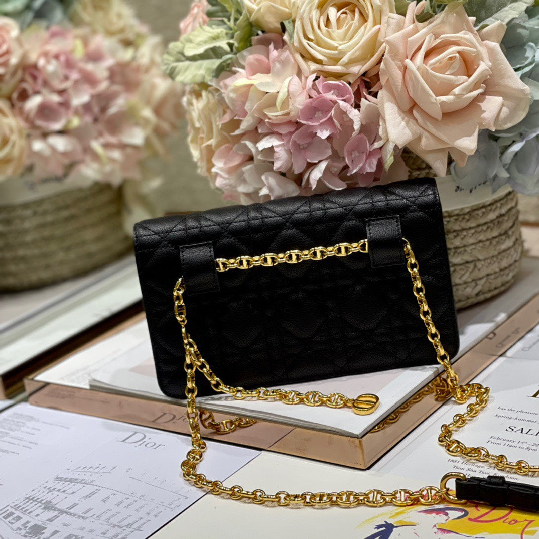 Dior Woc Women’s Black Handbag with Gold Lock 20×11.5×3.5cm