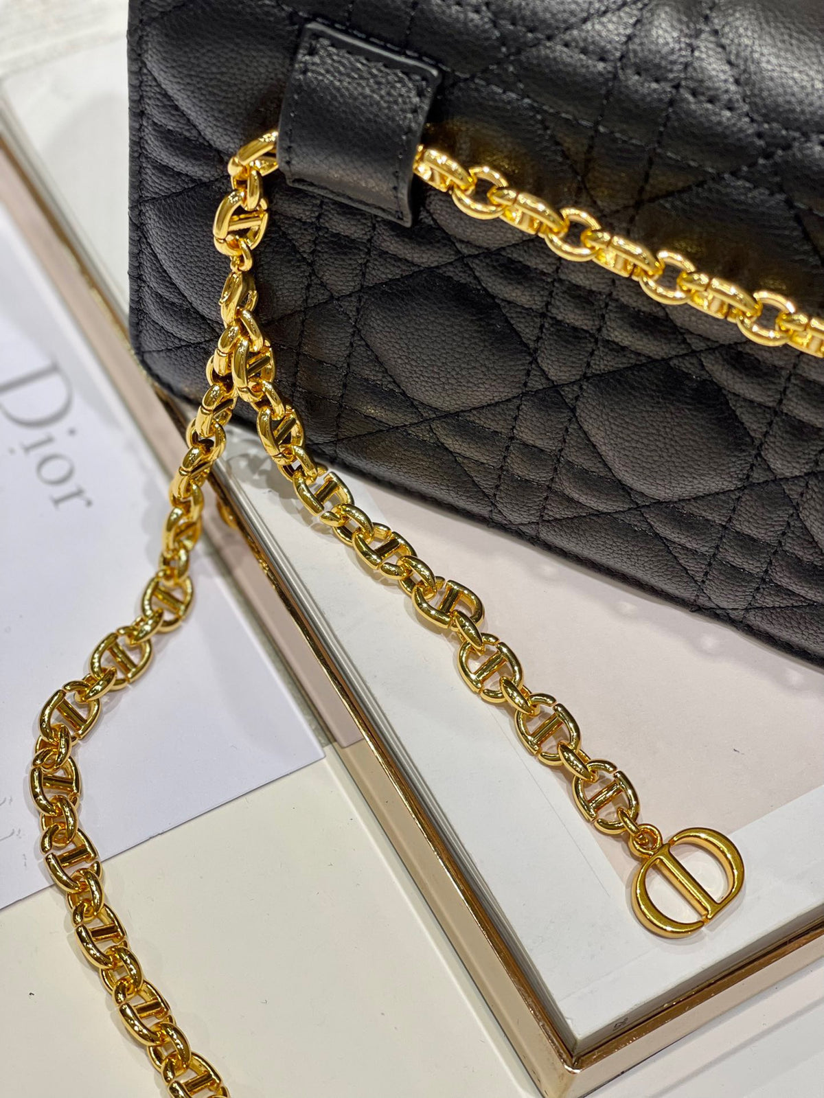 Dior Woc Women’s Black Handbag with Gold Lock 20×11.5×3.5cm