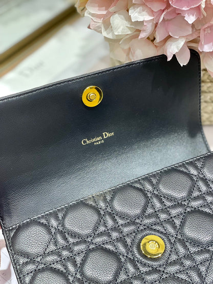 Dior Woc Women’s Black Handbag with Gold Lock 20×11.5×3.5cm