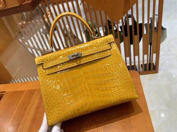 HN 25 Sellier Jaune ambre Genuine Alligator Crocodile skin Gold hardware