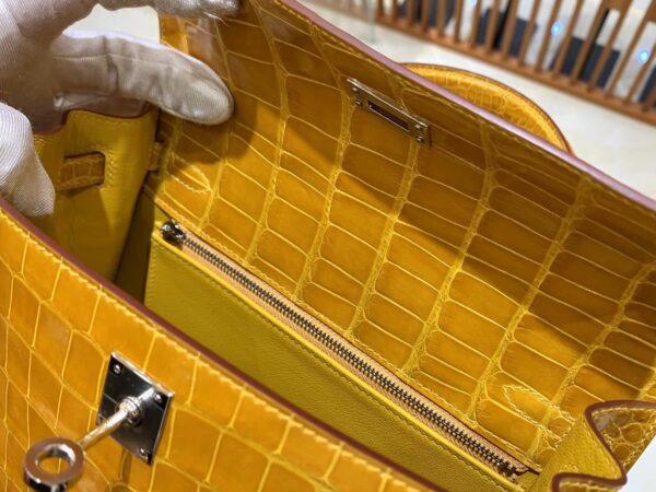 HN 25 Sellier Jaune ambre Genuine Alligator Crocodile skin Gold hardware