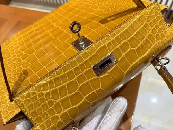 HN 25 Sellier Jaune ambre Genuine Alligator Crocodile skin Gold hardware