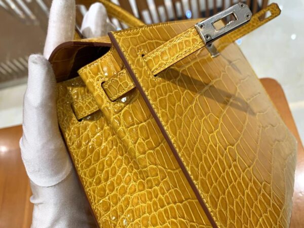 HN 25 Sellier Jaune ambre Genuine Alligator Crocodile skin Gold hardware