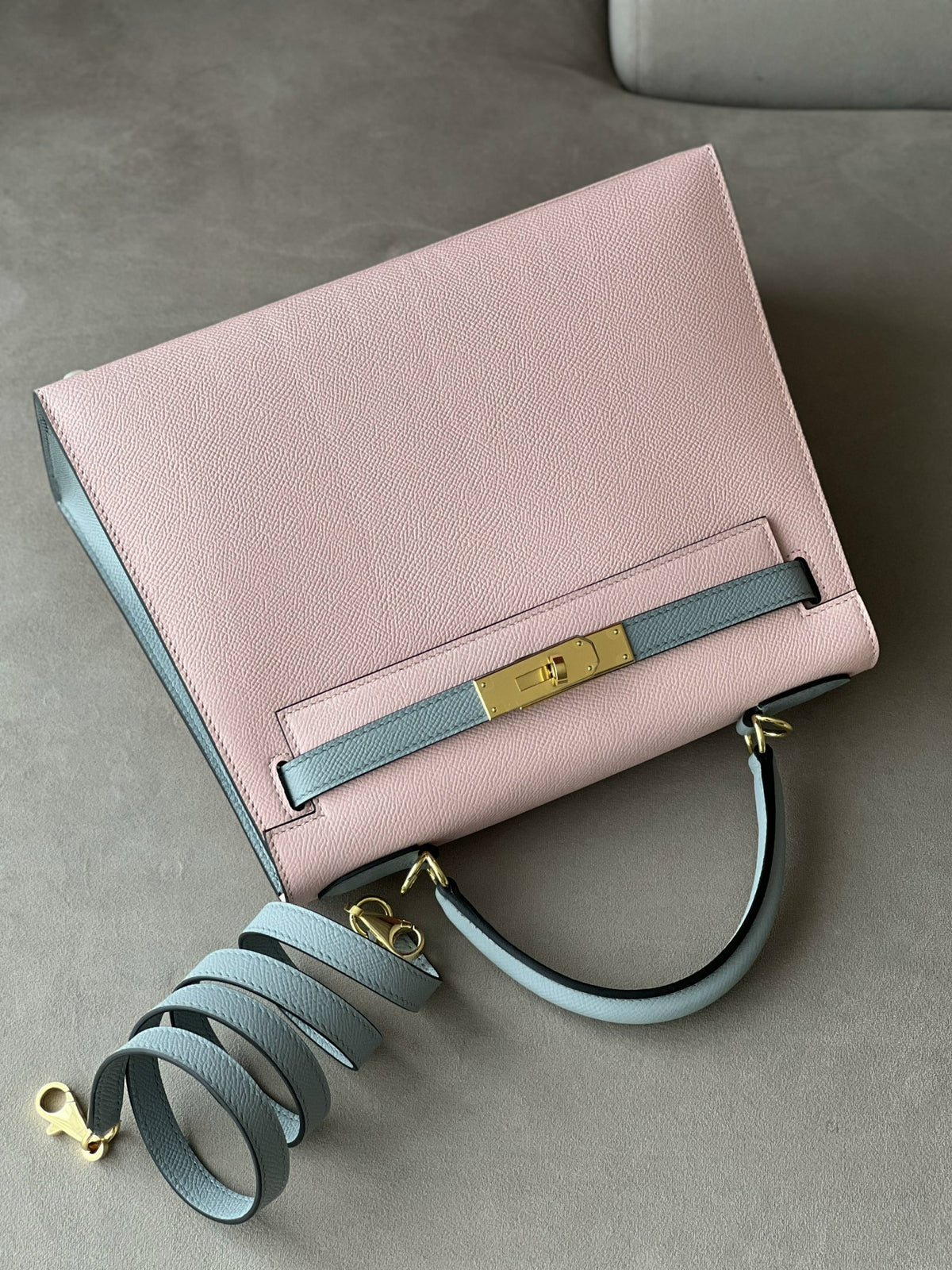 HN 25 Rose Sakura & Gris Perle Chèvre Epsom Leather Gold Hardware