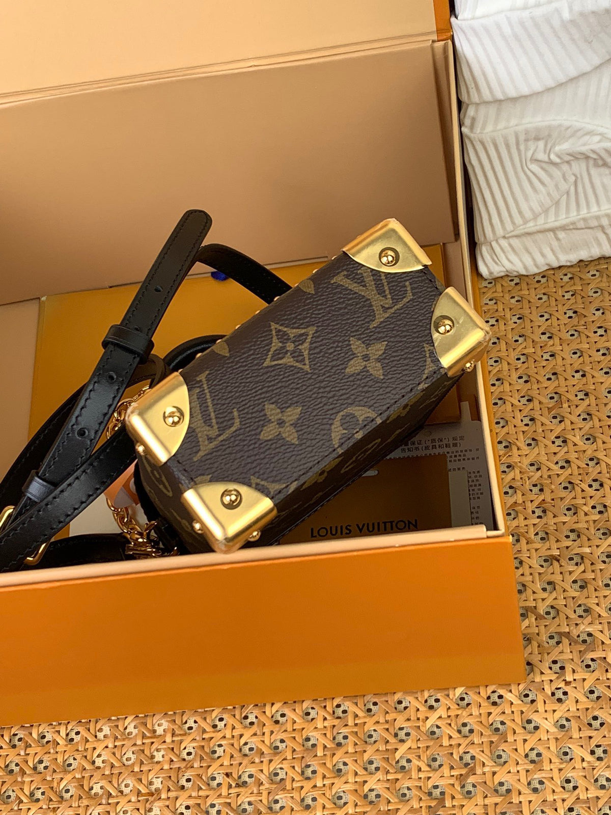 Louis Vuitton LV Camera Box Monogram Like Auth Handbags 12.5×17.6x6cm