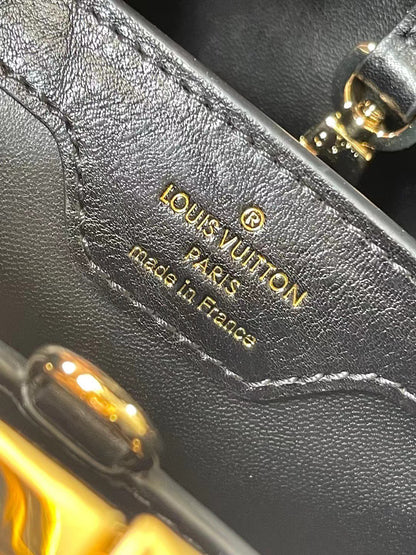 Louis Vuitton LV Capucines Plaid Pattern Handbags 27x18x9cm