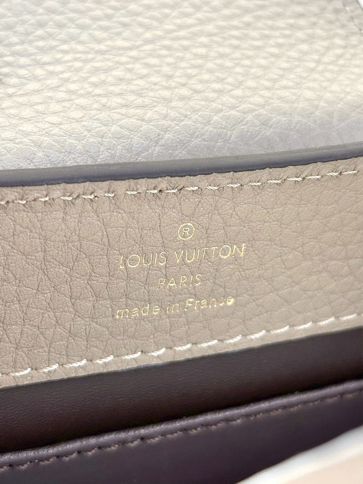 Louis Vuitton LV Capucines Lock Gold Handbags Cowhide Leather 21cm
