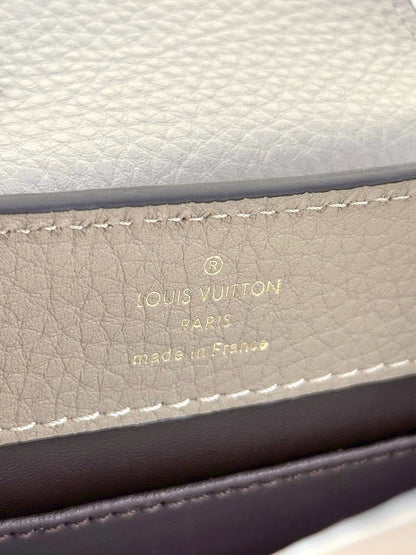 Louis Vuitton LV Capucines Lock Gold Handbags Cowhide Leather 21cm