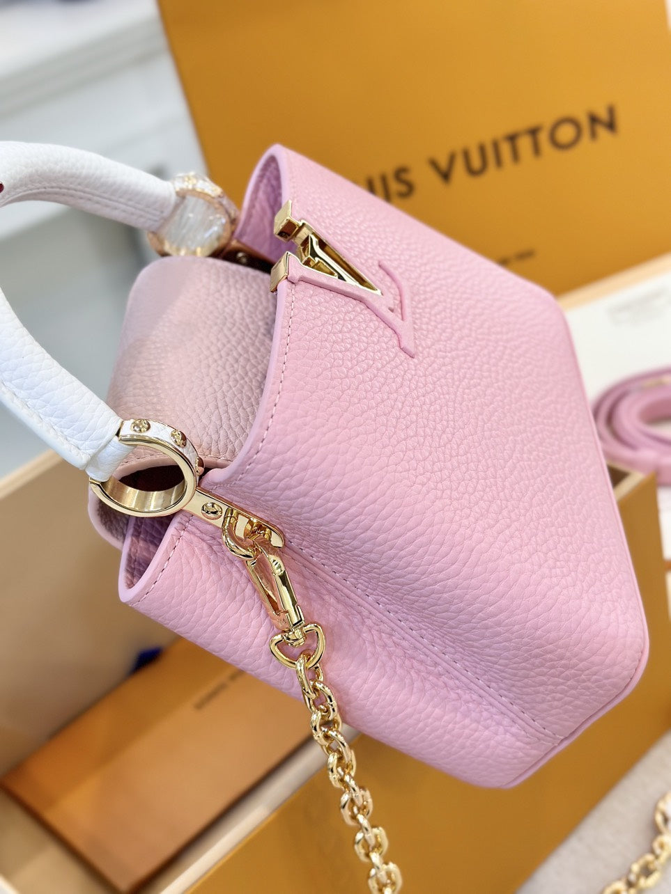 Louis Vuitton LV Capucines Like Auth Handbags Pink Lock Gold 21cm
