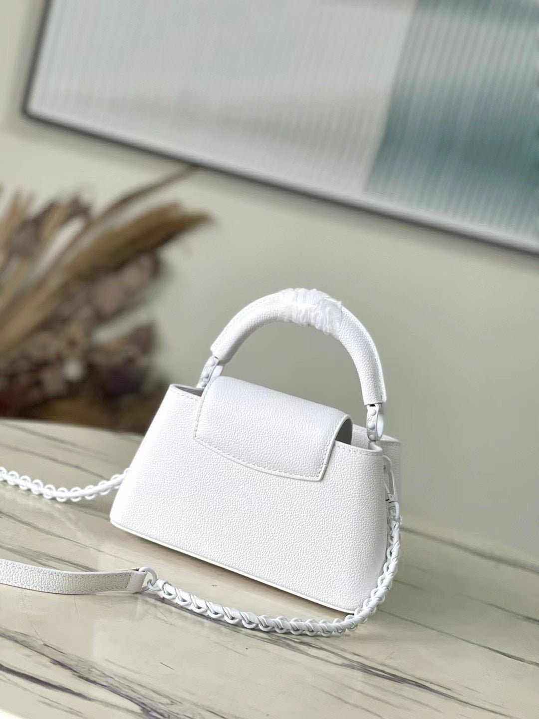 Louis Vuitton LV Capucines Handbags White Leather 21cm
