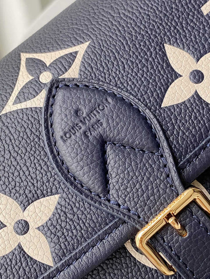 Louis Vuitton LV Diane Handbags Embossed Pattern 23x16x8.5cm