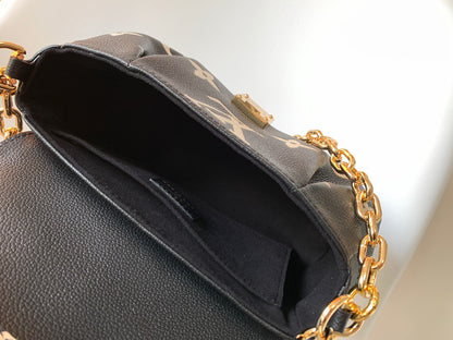 Louis Vuitton LV Favorite Black Handbags 24x14cm