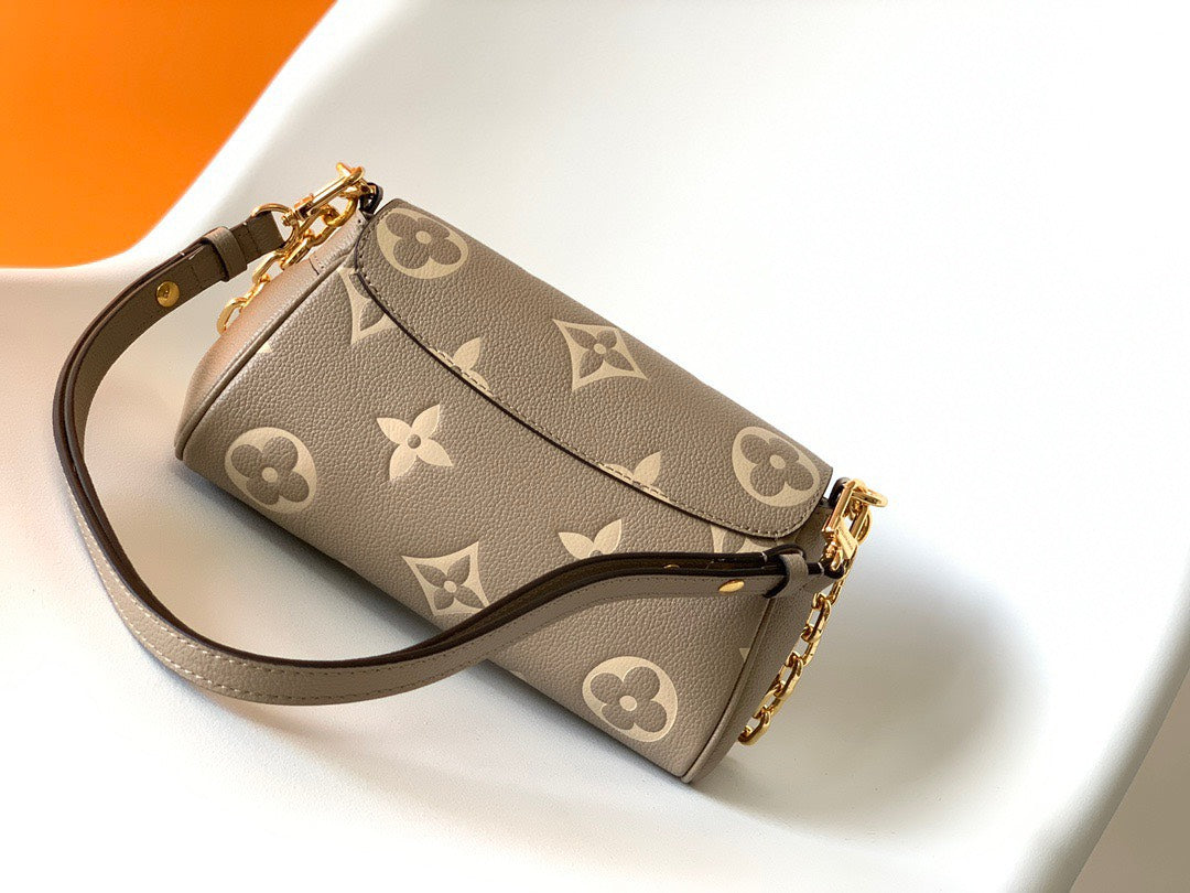 Louis Vuitton LV Favorite Brown Like Auth Handbags Lock Gold 24x14cm