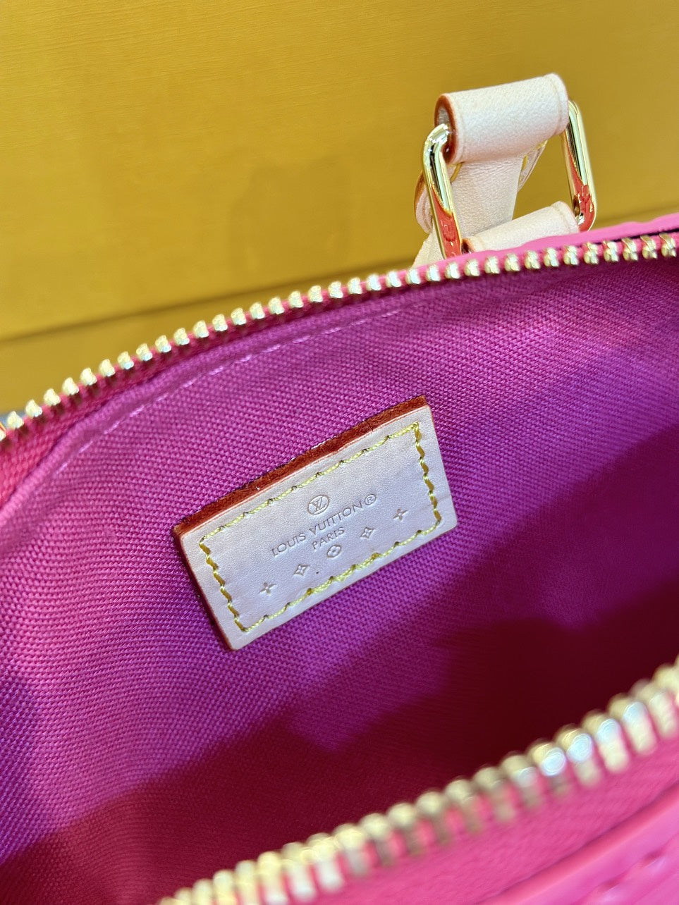 Louis Vuitton LV Nano Speedy Pink Shiny Leather Handbags 16x10x7,5cm