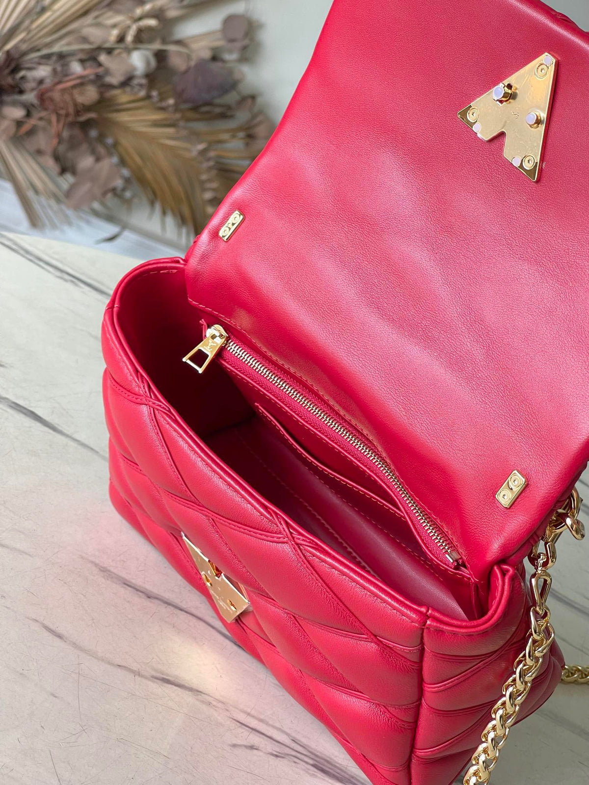 Louis Vuitton LV Twist Like Auth Woman’s Red Handbags Smooth Leather 23cm