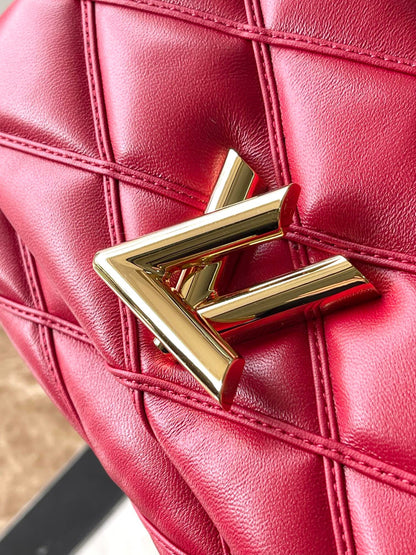 Louis Vuitton LV Twist Like Auth Woman’s Red Handbags Smooth Leather 23cm