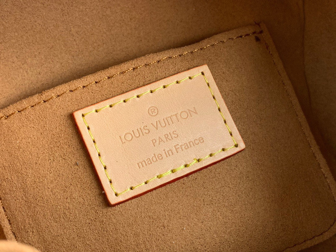 Louis Vuitton Monogram Pattern Super Premium Handbag 14x13x11cm