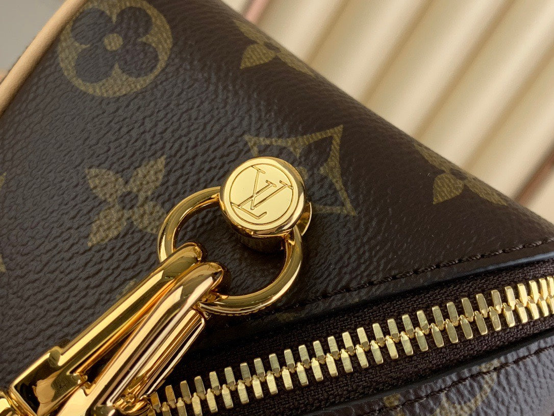 Louis Vuitton Monogram Pattern Super Premium Handbag 14x13x11cm