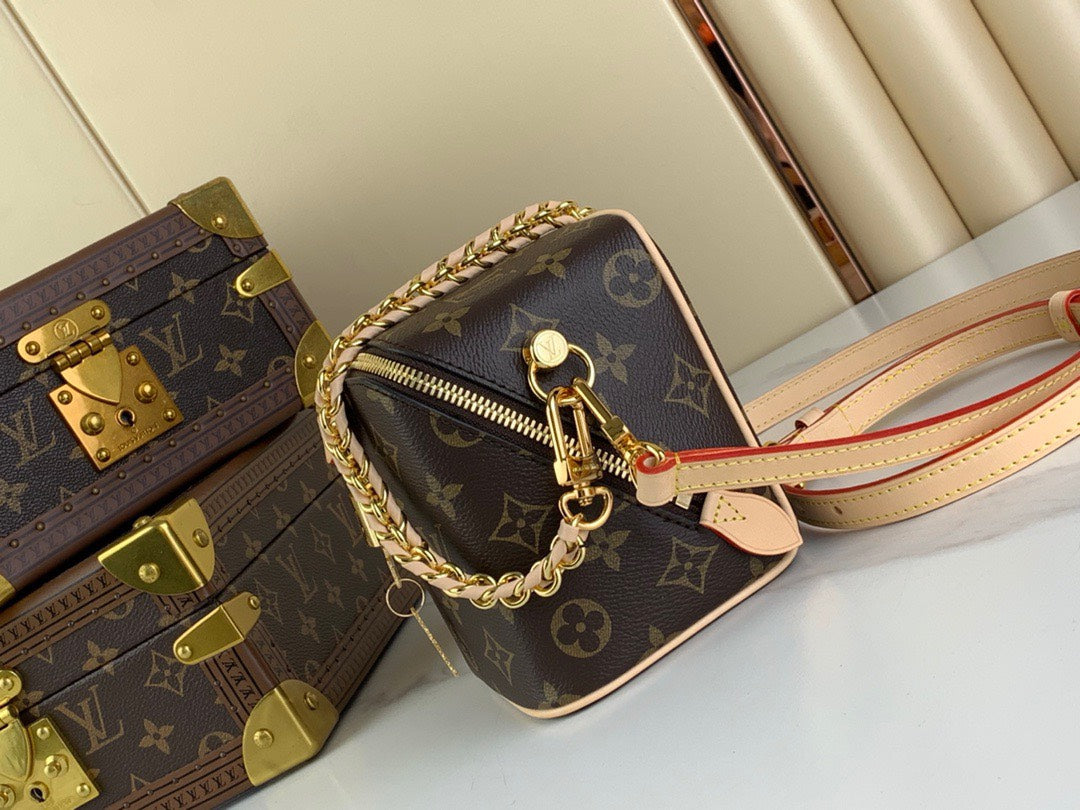 Louis Vuitton Monogram Pattern Super Premium Handbag 14x13x11cm