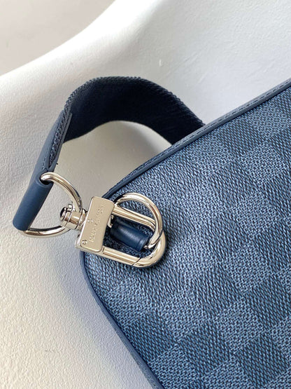 Louis Vuitton LV Avenue Men’s Handbag Replica Checkerboard Pattern 20x31x7cm