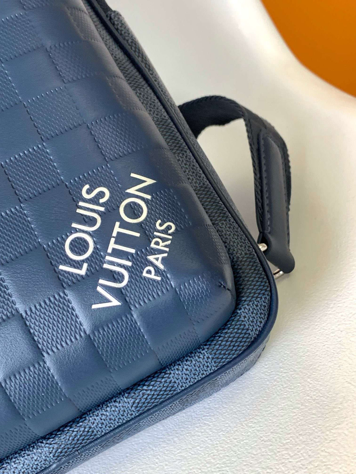 Louis Vuitton LV Avenue Men’s Handbag Replica Checkerboard Pattern 20x31x7cm