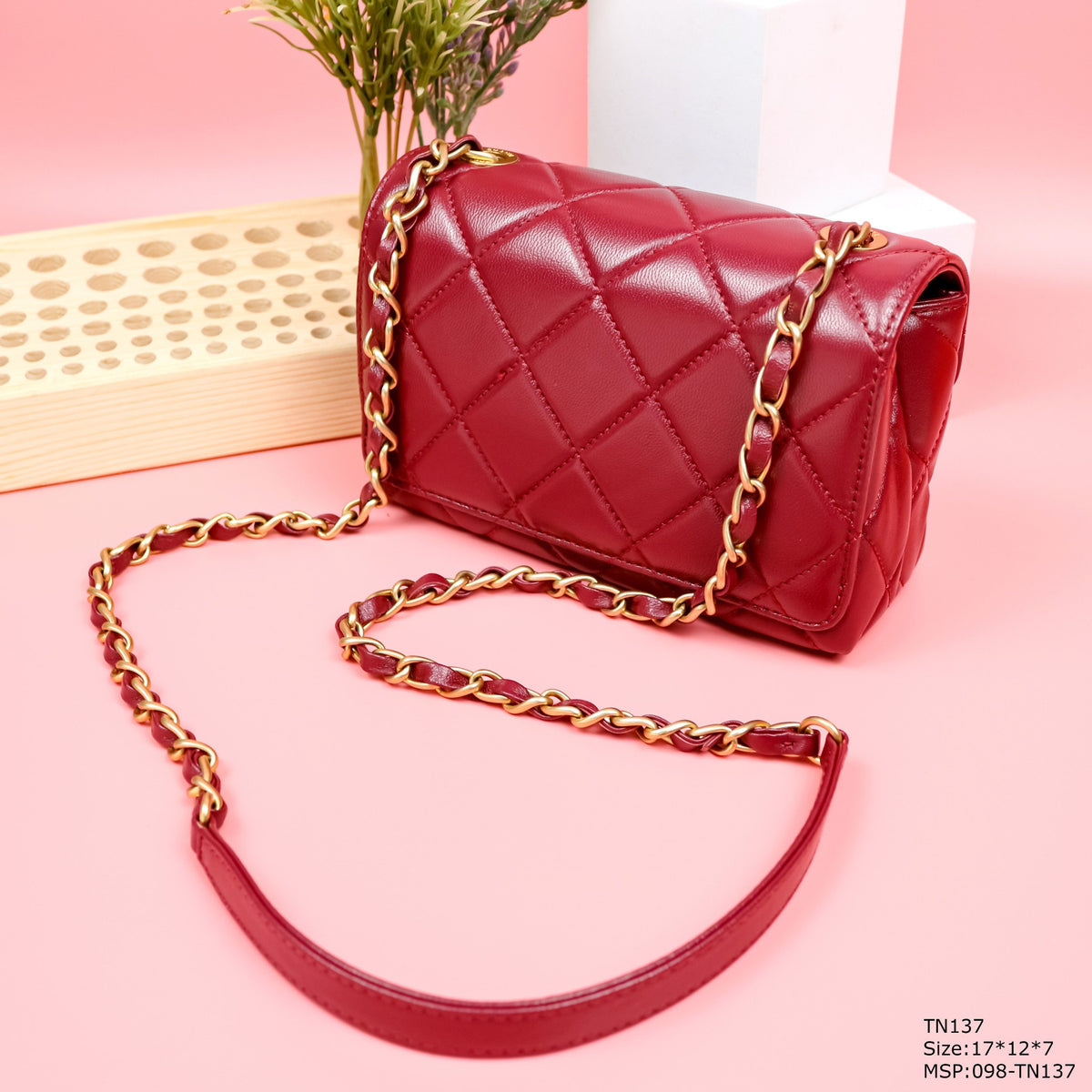 Chanel Woman’s Red High Best Quality Handbag Lock With Stone 17x12x7cm