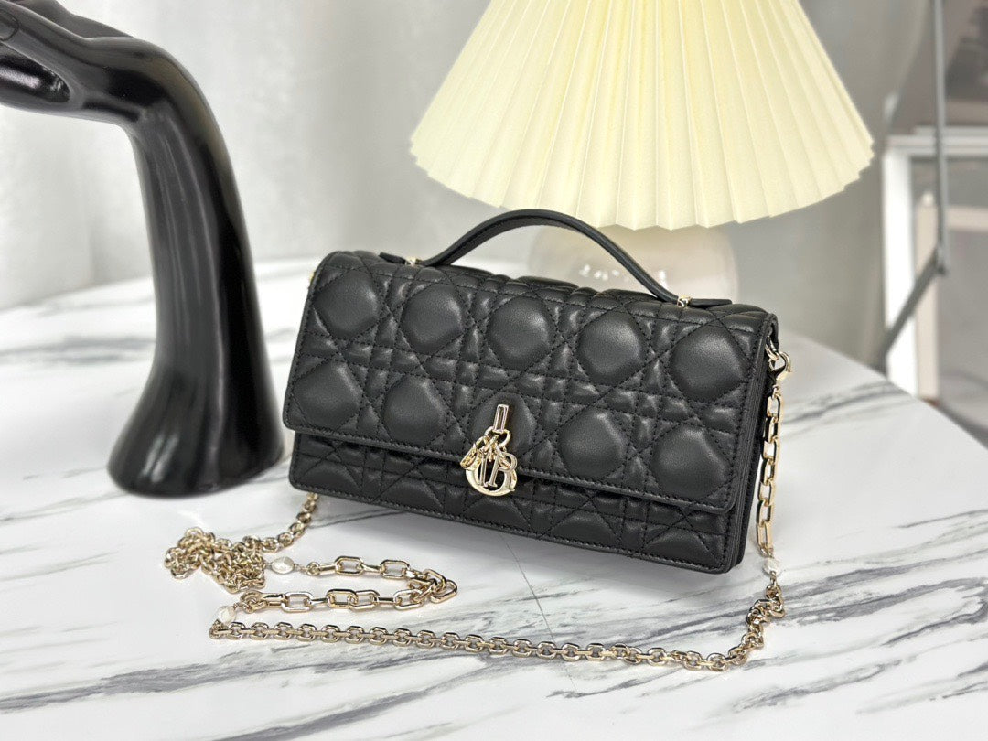 Dior Women’s Super Handbag Black Crossbody Bag 21×11.5cm
