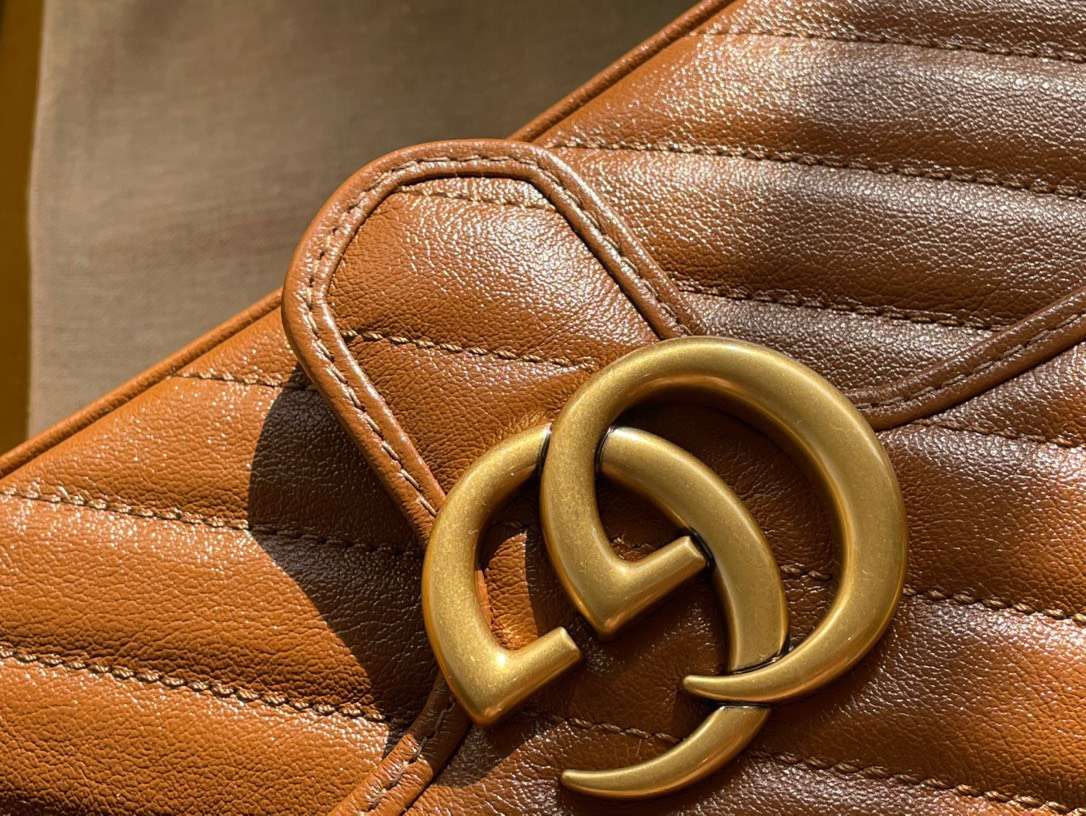 Gucci Marmont Women’s Handbag Super Brown Smooth Leather 22cm