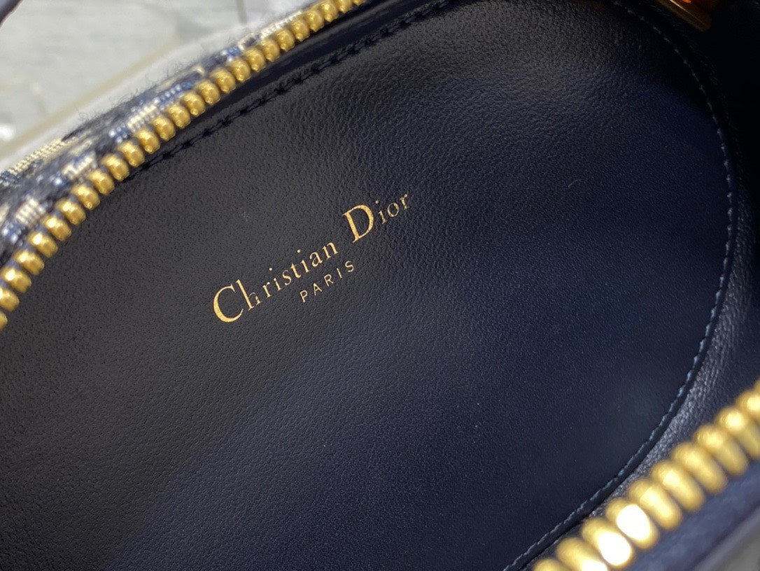 Dior branded women’s handbag with crossbody strap 18x6cm