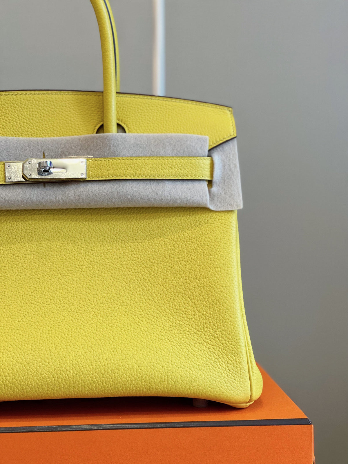 HN 30 Amber Yellow Palladium Hardware