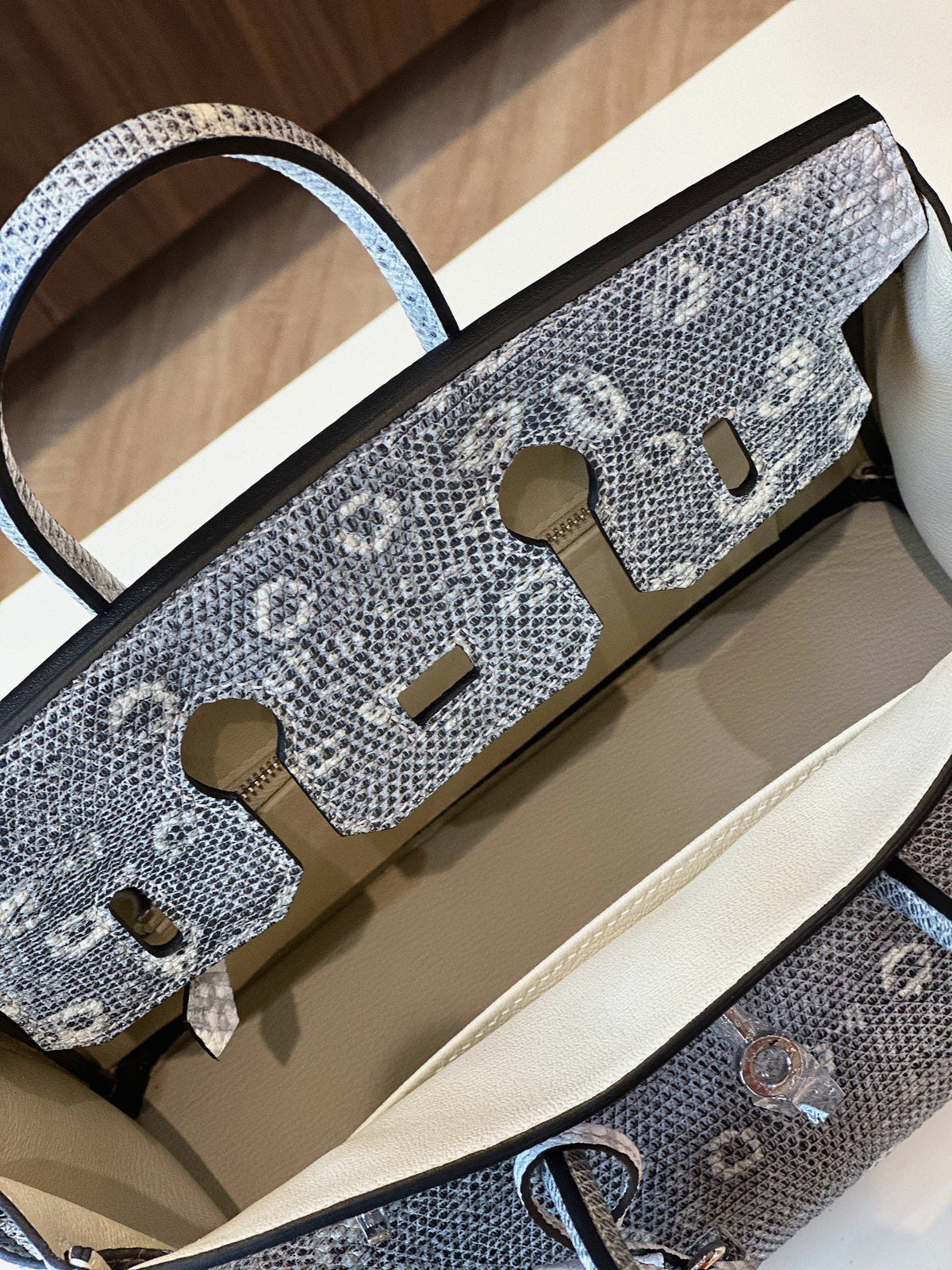 HN 25 Omber Genuine Lizard leather Gold Hardware