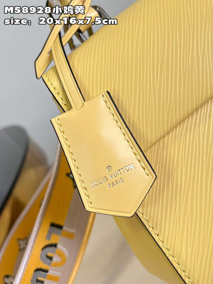Louis Vuitton Clunny Yellow Raised Pattern 20x16cm