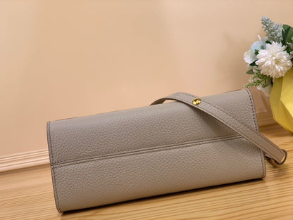 Louis Vuitton LV Twist Handle Like Auth Lock Gold Handbags 17x25x11cm