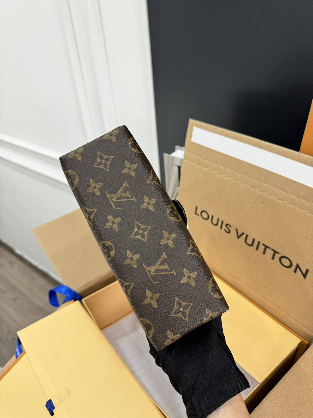 Louis Vuitton LV Locky BB Monogram Mix Black Brown Handbags 20×7.5x16cm