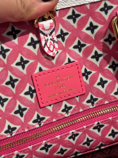 Louis Vuitton LV Onthego Monogram Pattern 35cm