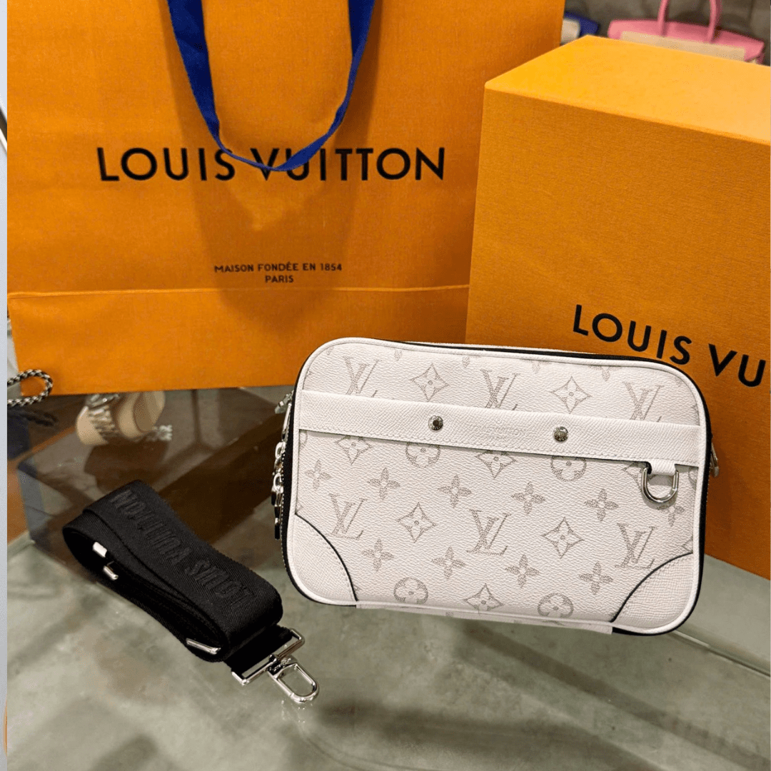 Louis Vuitton LV Alpha Monogram White Handbag 24x16x8cm
