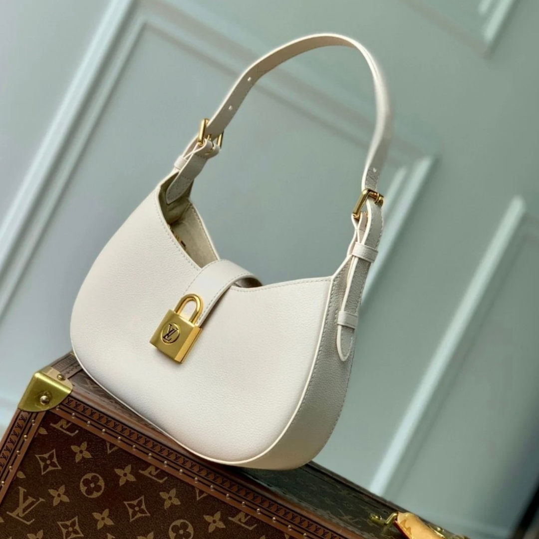 Louis Vuitton LV Lowkey Lock Pattern Woman’s Handbags 26x18x7cm