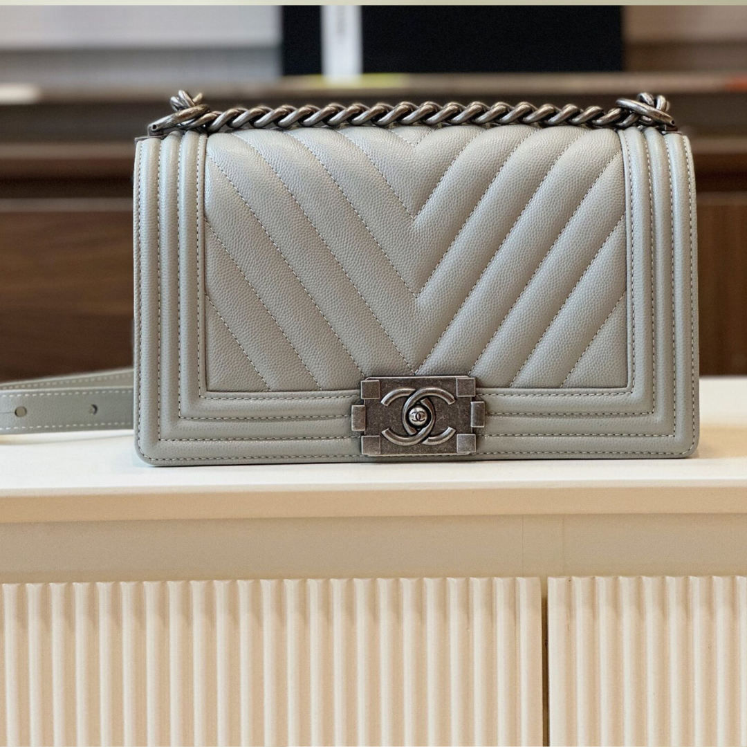 Chanel Boy Medium Handbags Grey Leather With Silver Lock 25cm