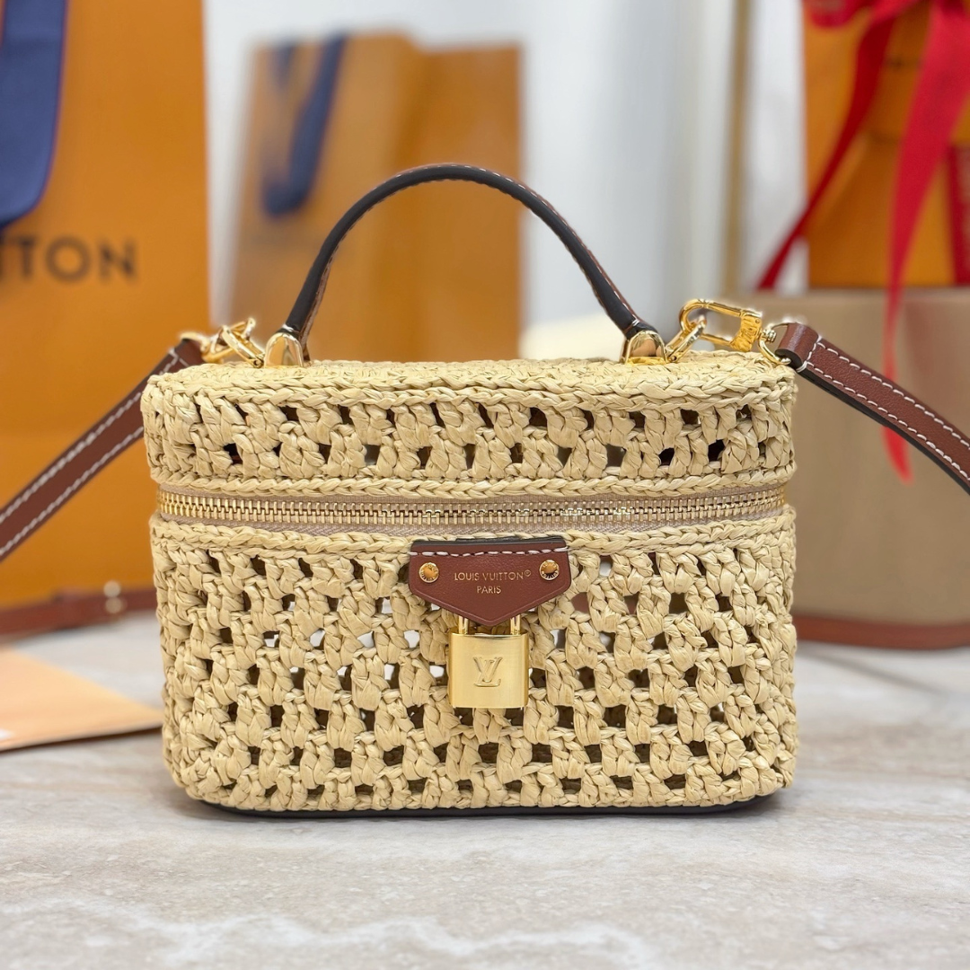 Louis Vuitton Vanity Chain Pouch in raffia