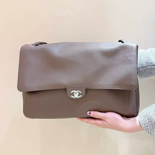 Chanel Maxi Flap bag in Taupe Grained Calfskin SS26 Collection