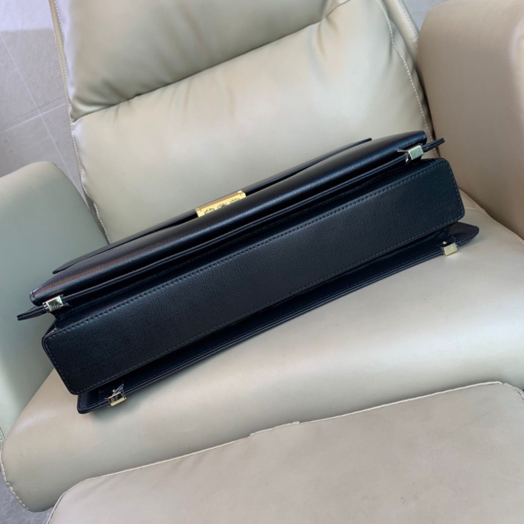 Mont blanc leather Bag