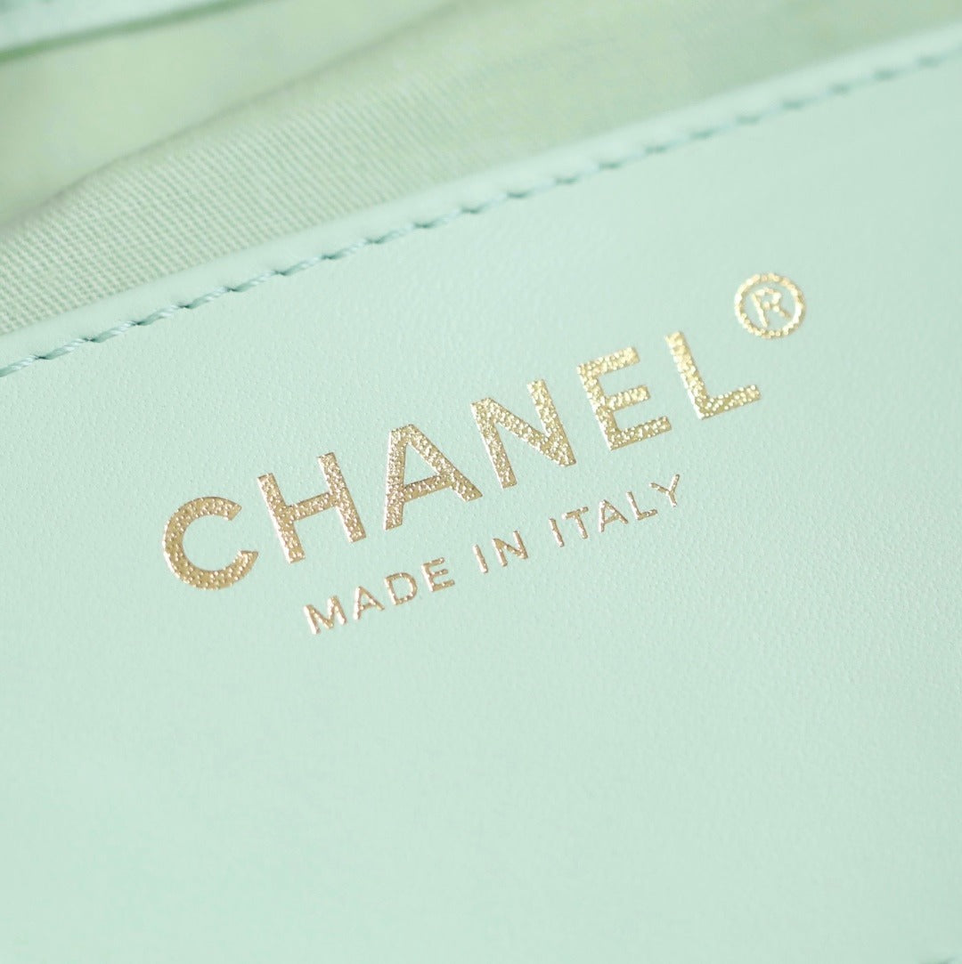 CHANEL 25 HANDBAG 30 IN GREEN CAVIER GOLD HARDWARE